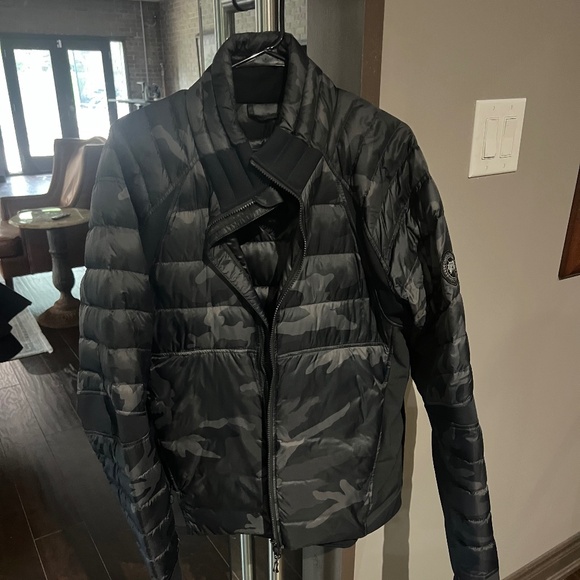 CANADA GOOSE HYBRIDGE JACKET - Picture 1 of 5